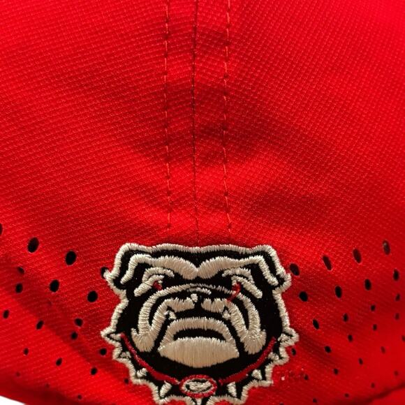 Georgia Bulldogs Hat Flex S/M Red Nike Dri Fit Classic99 Men’s Lightweight NWOT - Picture 2 of 9
